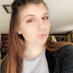 Meet your Posher, Christine